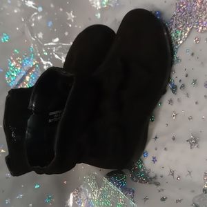 Black suede boots with bow Size 6 (Infant)